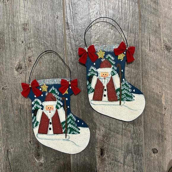 Vintage hand painted wooden Santa Claus stocking door hanging decor (set of 2) - Picture 5 of 13